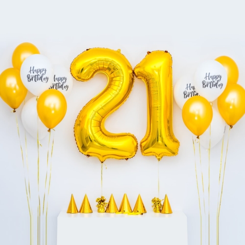 Bukiet balonowy: Gold&White Party, napełniony helem Balony na 18 urodziny Sprawdź naszą ofertę. Sklep imprezowy Szalony.pl.