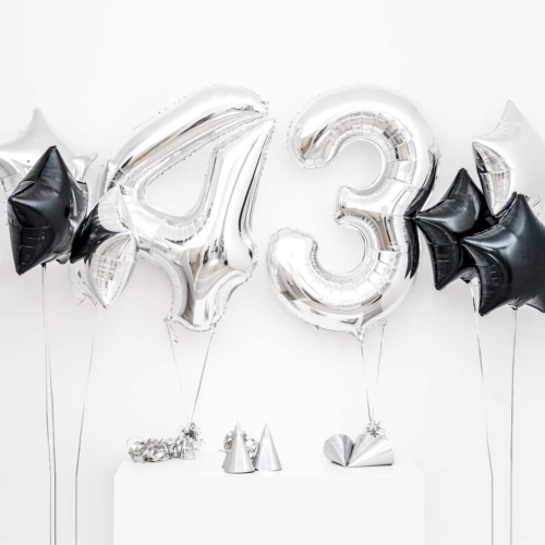 Bukiet balonowy: Silver Set, napełniony helem Balony na 18 urodziny Sprawdź naszą ofertę. Sklep imprezowy Szalony.pl.