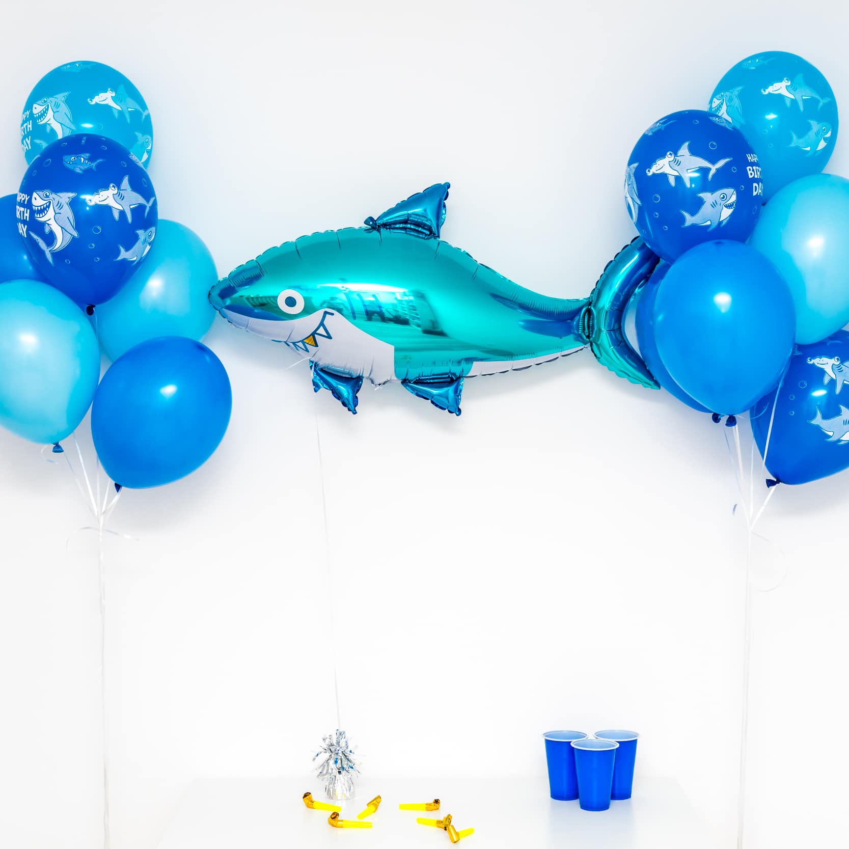 Bukiet balonowy: BIG SHARK, napełniony helem Balony z helem Szalony.pl - Sklep imprezowy