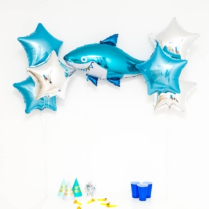 Bukiet balonowy: BLUE SHARK, napełniony helem Balony dla Dziecka Sprawdź naszą ofertę. Sklep imprezowy Szalony.pl.
