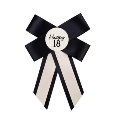 Kotylion urodzinowy – “Happy 18”, kremowo-czarny – Przebrania imprezowe – Szalony.pl