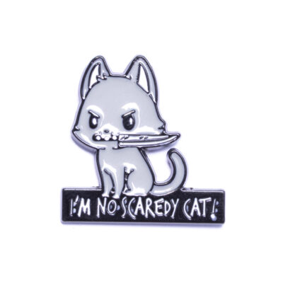 Pin – Kotek z nożem – Prezenty – Szalony.pl