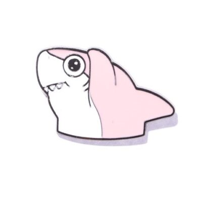 Pin – Różowy rekin – Prezenty – Szalony.pl